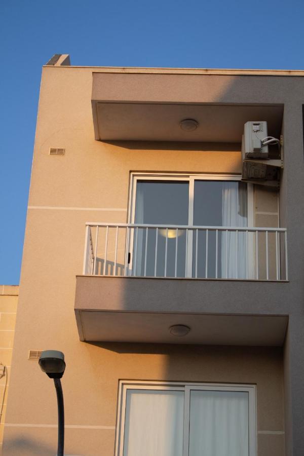 2 Bedroom Apartment Close To City Centre Tas-Sienja Bagian luar foto